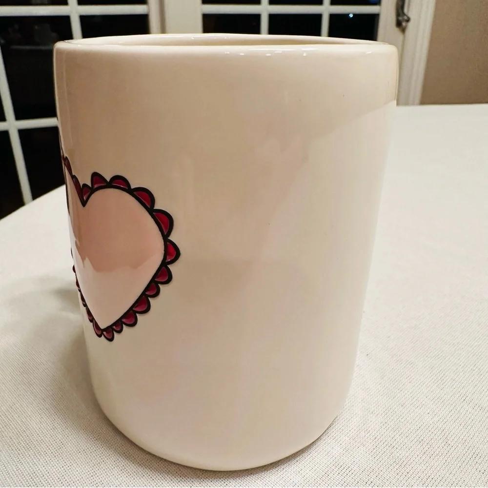 RAE DUNN “BE MINE” COFFEE MUG GREAT CONDITION  #209 COLLECTIBLE KITCHEN WARE - Picture 3 of 4